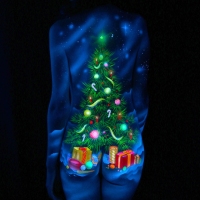 UV Bodypainting Christmas Tree