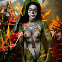 African-flowers-Bodypainting