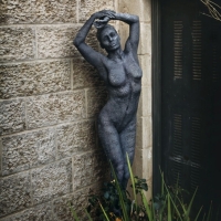 Granit-statue-Bodypainting