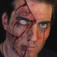 Theatrical-Make-up-Facial-Gashes
